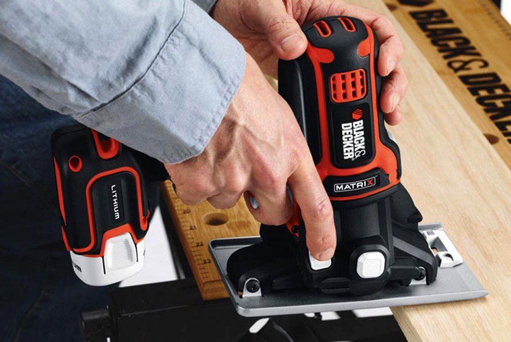 https://www.toolsid.com/images/black-and-decker/page/black-and-decker-cordless-lithium-drill-driver.jpg